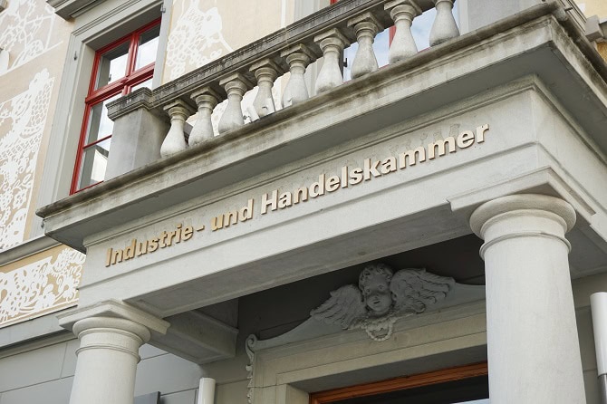 IHK Zertifikat für Hundetrainer ATN_Gebäude IHK IHK Zertifikat für Hundetrainer ATN_Gebäude IHK
